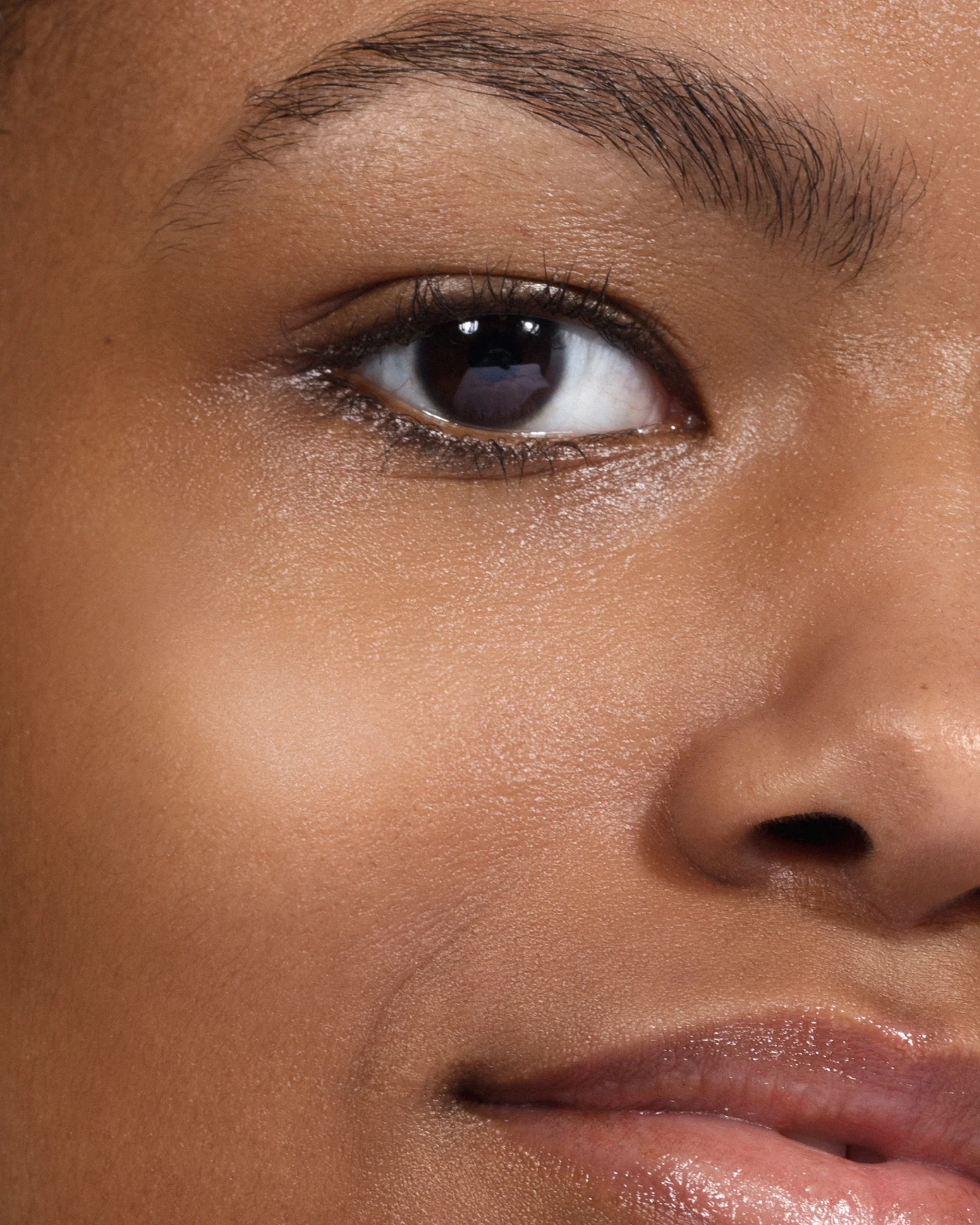 Luminous Perfecting Concealer - Image 3