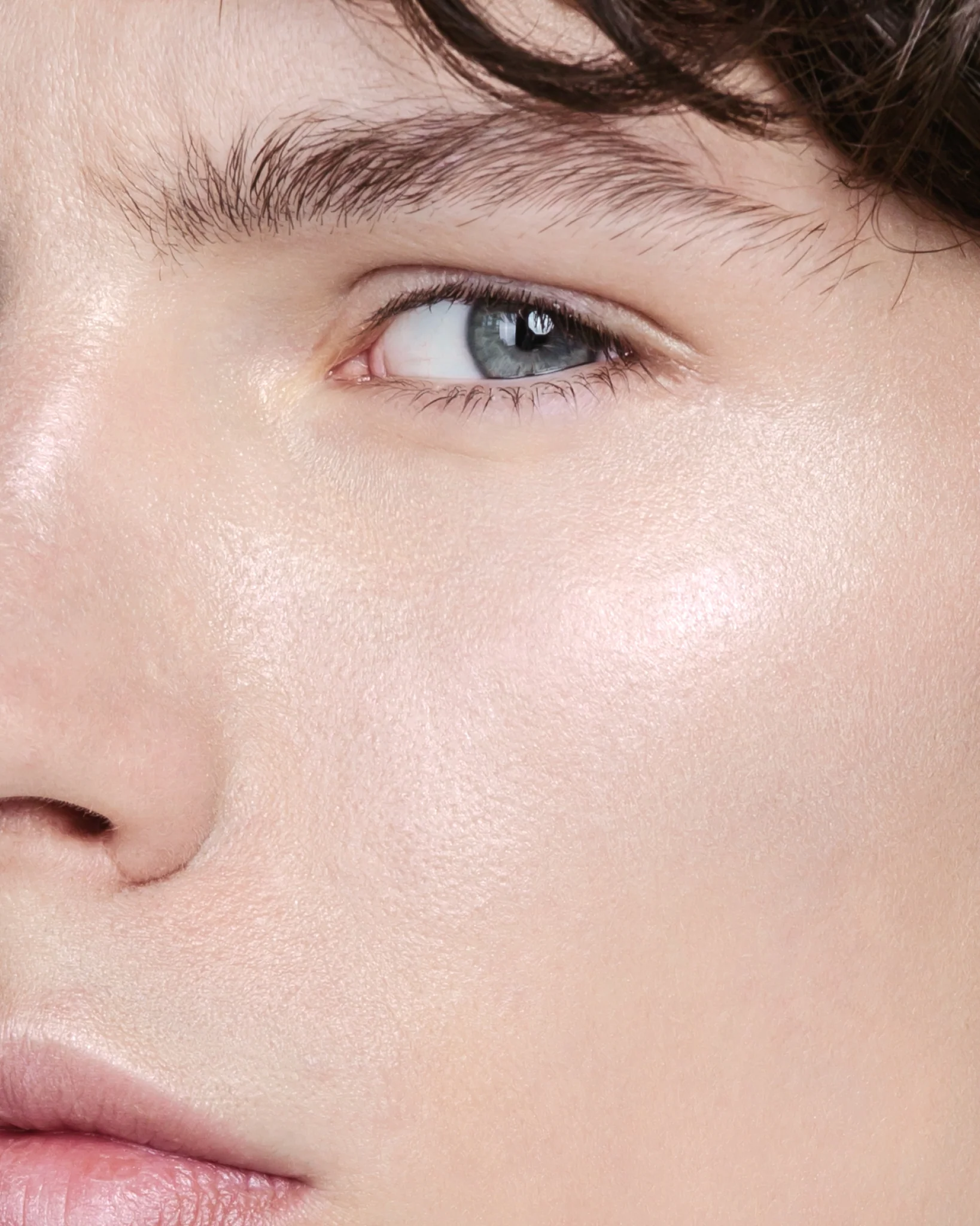 Luminous Perfecting Concealer - Image 62