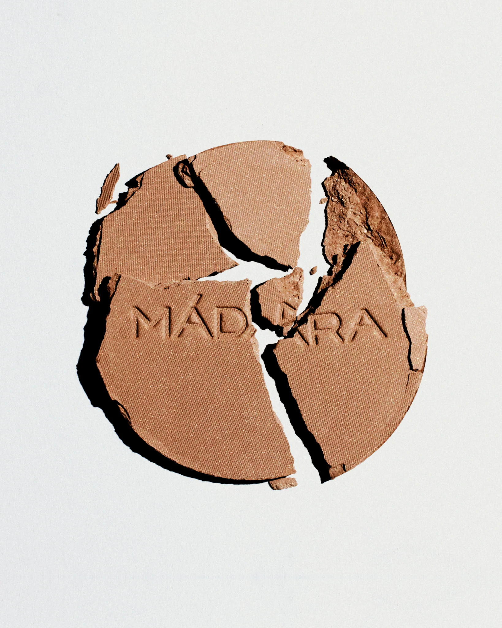 Soft Silk Mineral Bronzer: Heat - Image 5