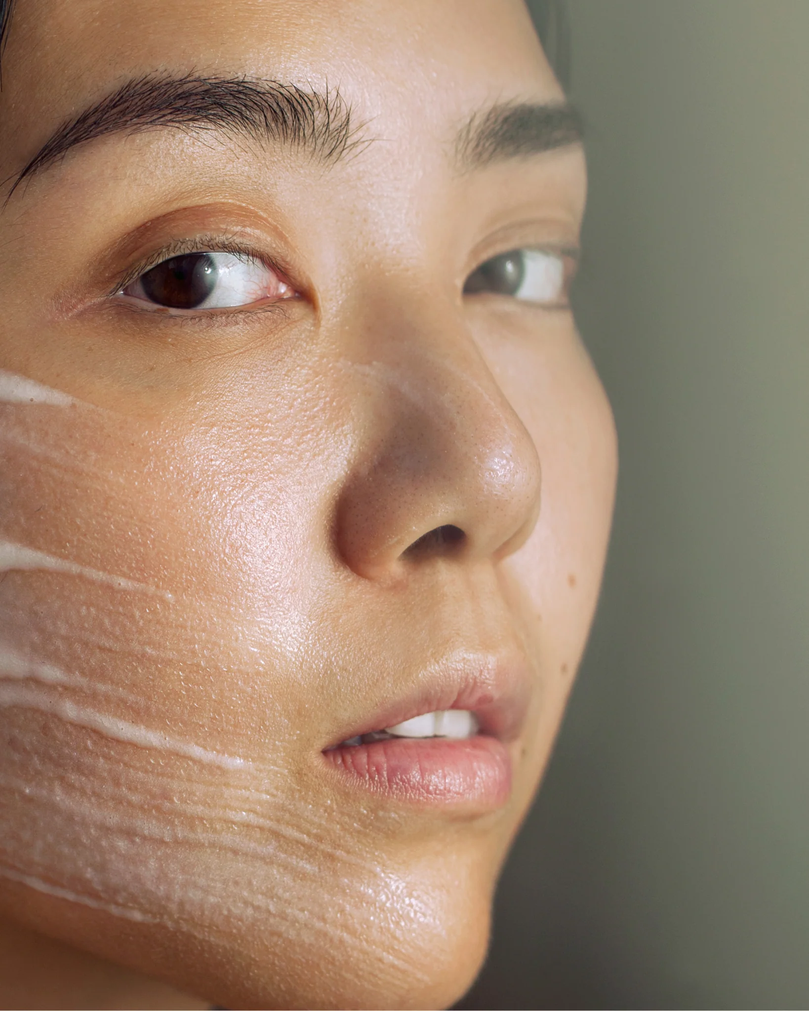 Brightening AHA Peel Mask - Image 4
