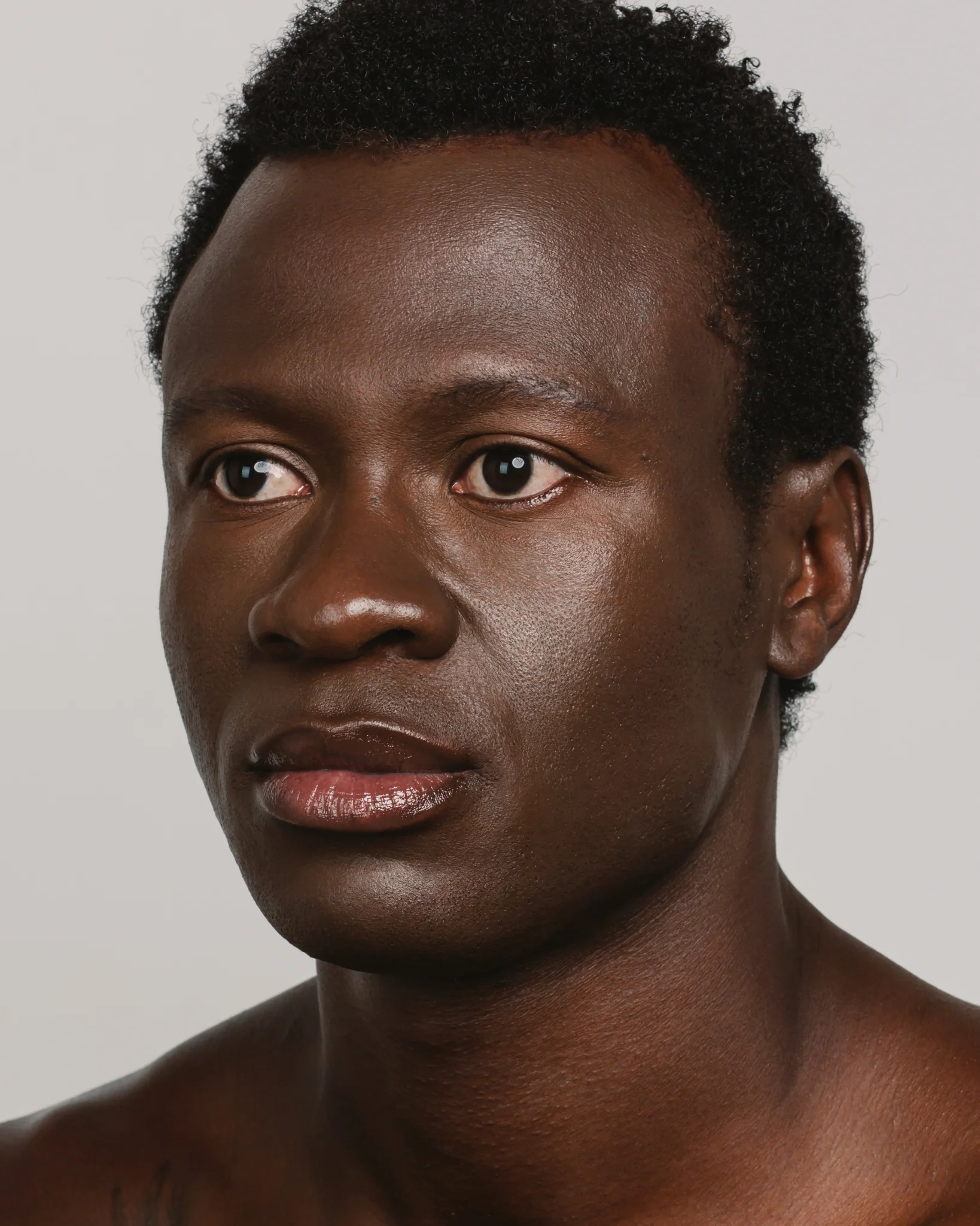 Soft Glow Foundation SPF20 - Image 14