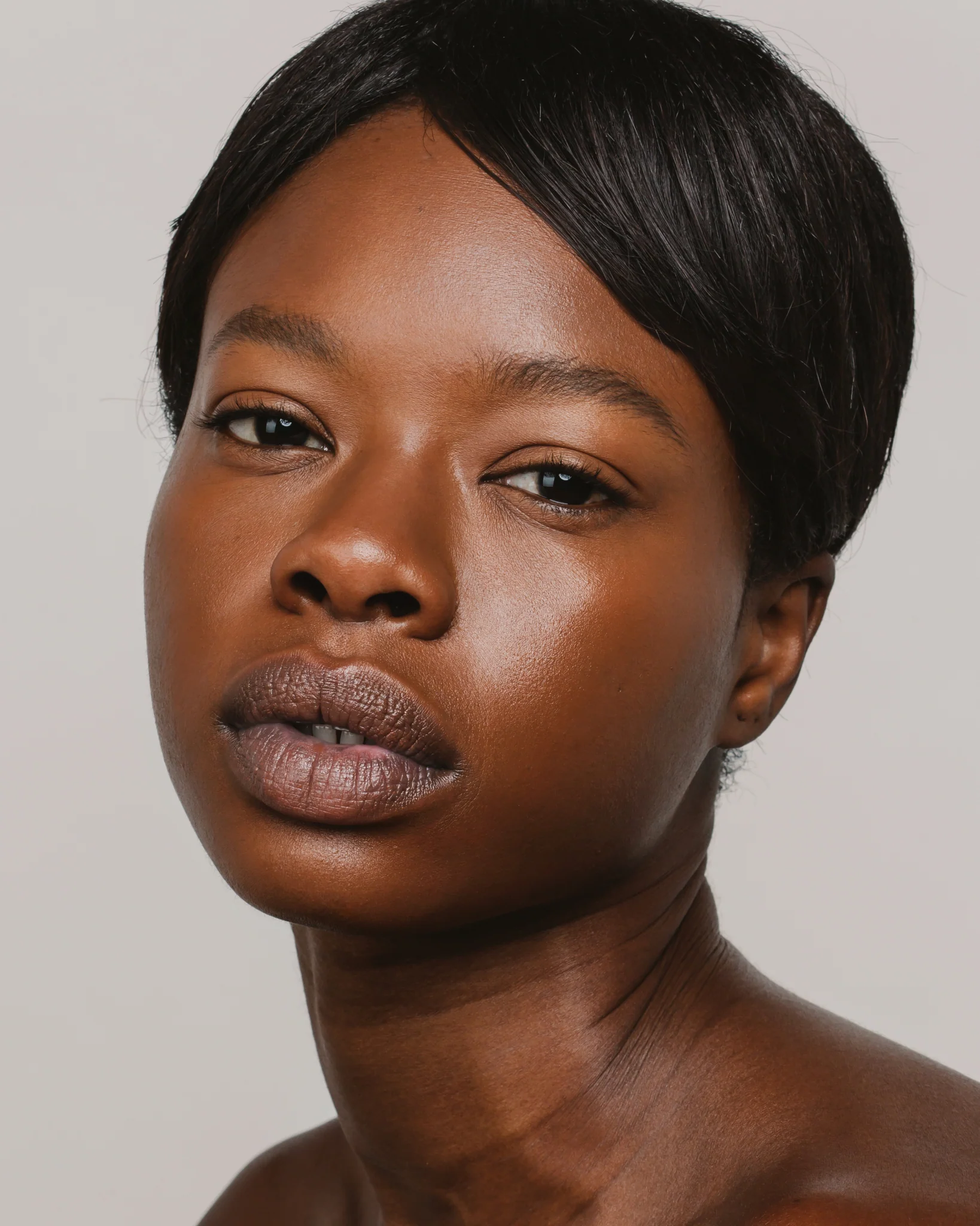 Soft Glow Foundation SPF20 - Image 20